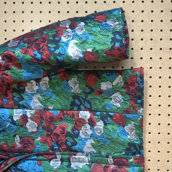 Oscar de la Renta Silk Floral Print Jacket - Picture 6 of 8